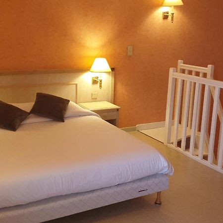 Logis L'Auberge Bourbonnaise Saint-Yorre Exteriör bild