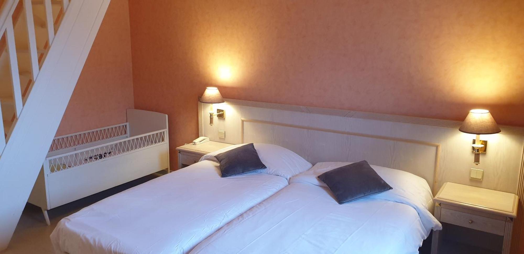 Logis L'Auberge Bourbonnaise Saint-Yorre Exteriör bild